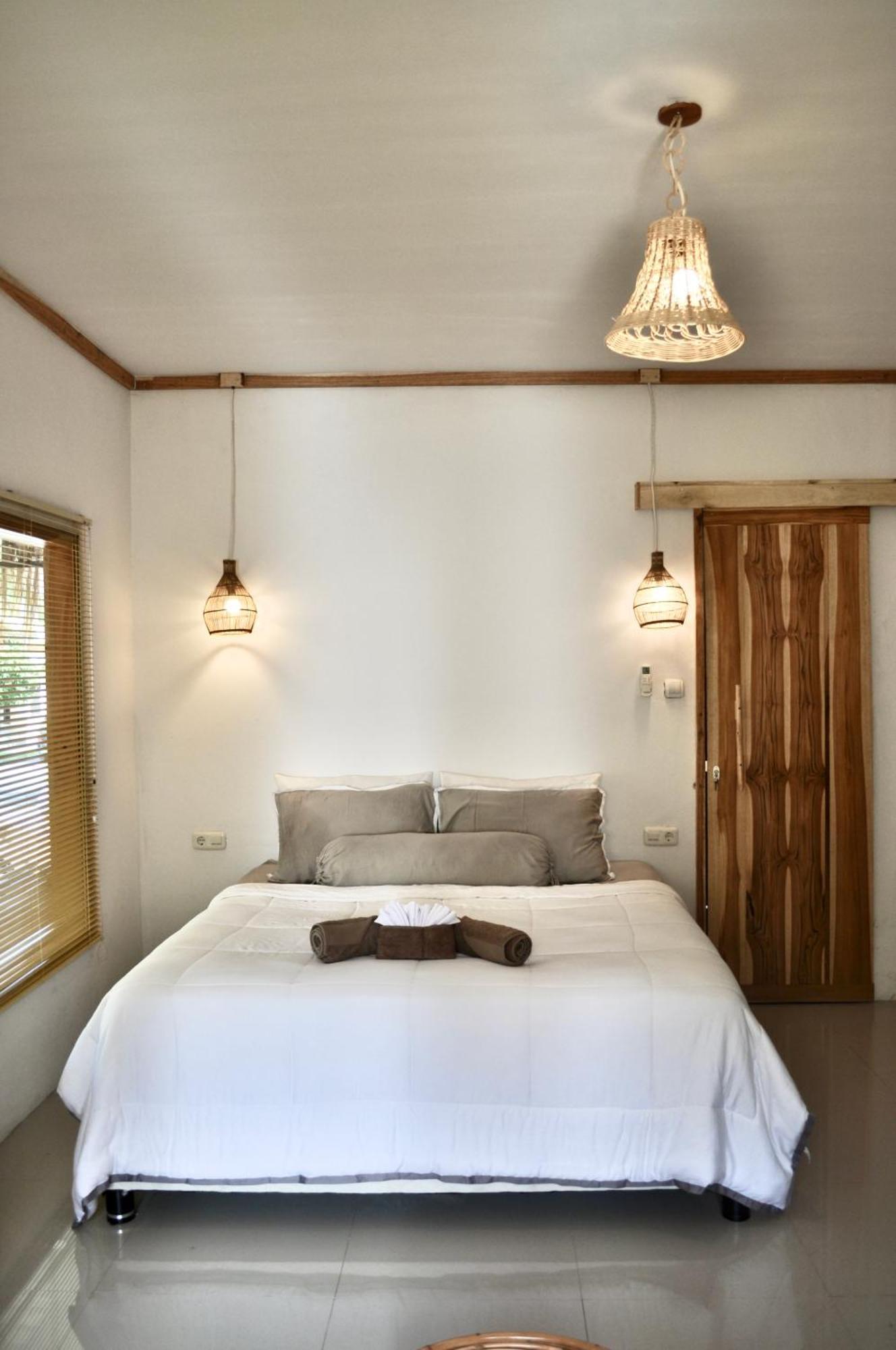 Ripbowl Guest House Selong Belanak Eksteriør billede